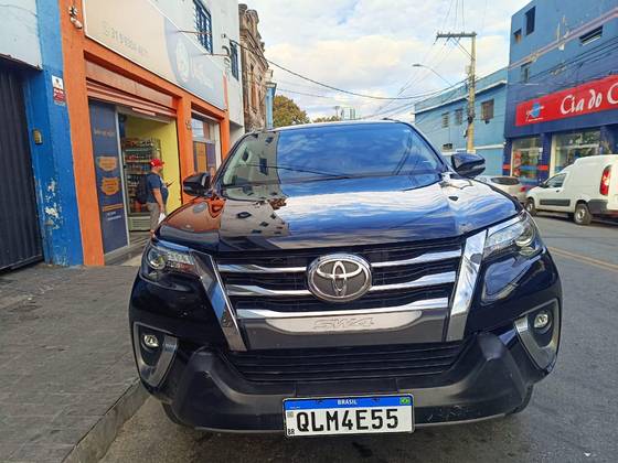 TOYOTA HILUX SW4 2.8 SRX 4X4 16V TURBO INTERCOOLER DIESEL 4P AUTOMÁTICO TOYOTA HILUX SW4 2.8 SRX 4X4 16V TURBO INTERCOOLER DIESEL 4P AUTOMÁTICO